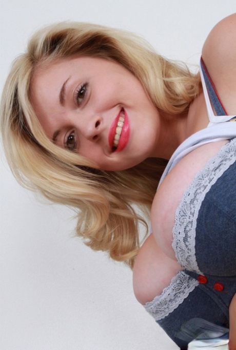 Big Tits Pics
