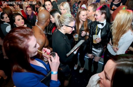 Hot chicks in jeans & mini dresses flaunting hot ass at interracial CFNM party