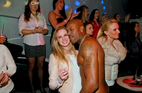 Hot chicks in jeans & mini dresses flaunting hot ass at interracial CFNM party