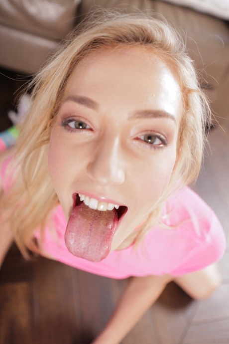 Alluring petite blonde Zoe Parker sucks dick and enjoys wonderful facial