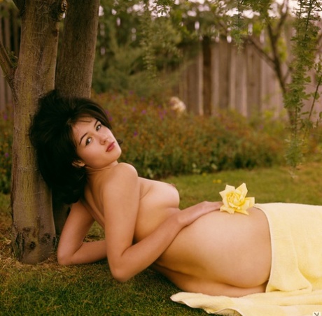 Vintage outdoor photo session with all natural brunette Hedy Scott