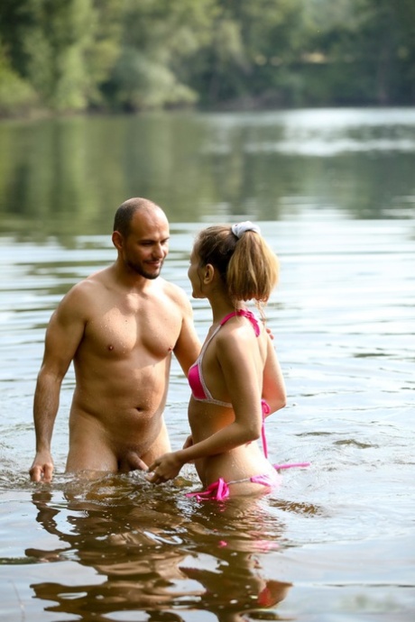 Slim teen with small tits Mary Rock gets her twat stuffed in nature