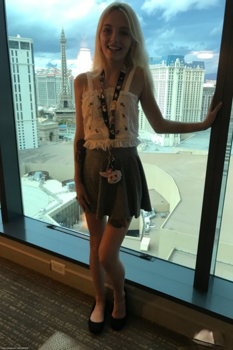 Naughty babe Kate Bloom shows her skinny naked body & her tiny tits