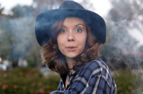 Amateur babe Kayla Coyote unveils her perfect bosom and poses outdoors