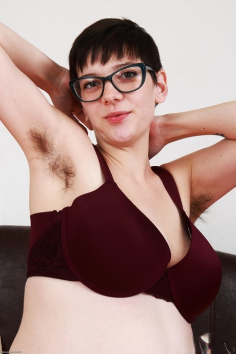 Pregnant amateur Wookie Princess shows off her incredibly hairy pussy up close