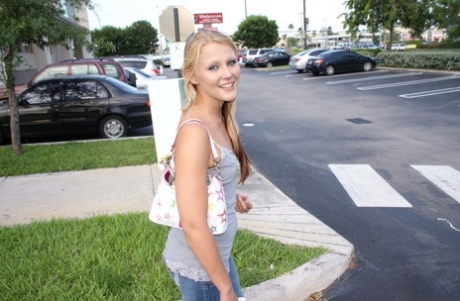 Deep Skeet Porn Pictures