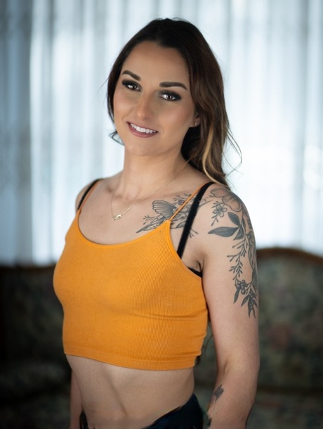 Adorable babe with a fat ass Summer Baileys undresses and seduces her stepdad