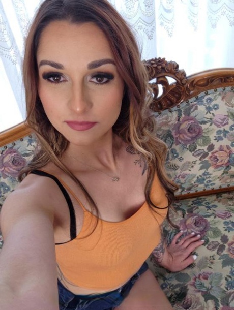 Adorable babe with a fat ass Summer Baileys undresses and seduces her stepdad